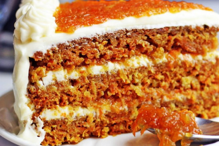 Gardā burkānu un krēmsiera kūka ar apelsīnu aromātu