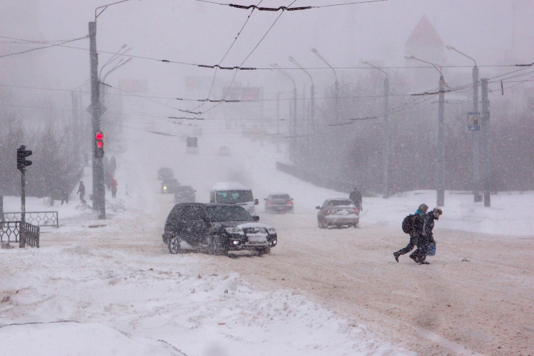 Kāpēc kavējas jaunie līgumi par Latvijas ceļu uzturēšanu: situācija ar lielo iepirkumu
