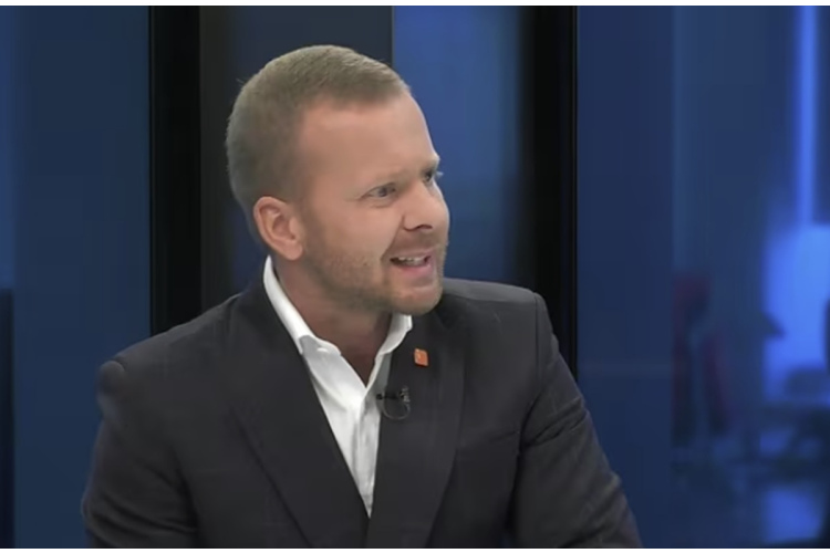 Pret Rosļikovu sākts kriminālprocess: VDD ziņo par politiķim noteiktajiem ierobežojumiem