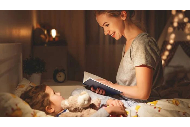 Vakara pasaka kā rituāls: Kāpēc 15 minūtes ar grāmatu maina bērna pasauli