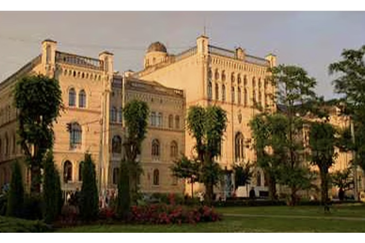 Uzsākta Latvijas Universitātes vēsturiskās galvenās ēkas atjaunošanas darbi