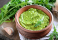 Kā pašu spēkiem pagatavot aromātisku rukolas pesto