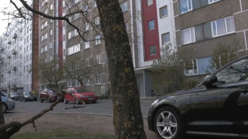 Izmaiņas ceļu satiksmes noteikumos un neskaidrības ar automašīnu caurlaidēm pagalmos