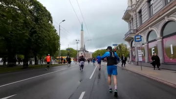 Rīgas ielas uz nedēļas nogali pārņem skriešanas svētki un tūkstošiem dalībnieku