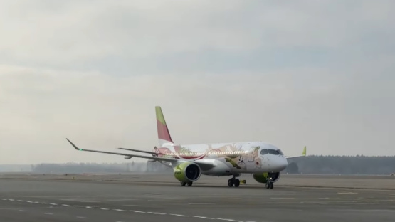 airBaltic nonāk grūtībās: vai rudenī gaidāms lidsabiedrības darbības lūzuma punkts?