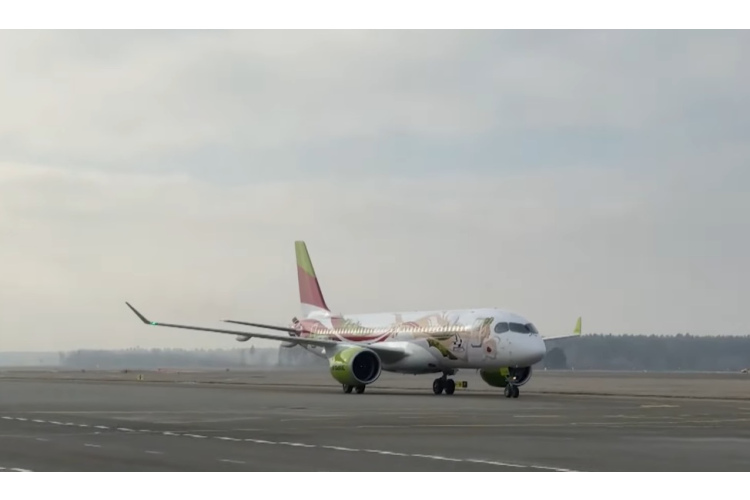 airBaltic nonāk grūtībās: vai rudenī gaidāms lidsabiedrības darbības lūzuma punkts?